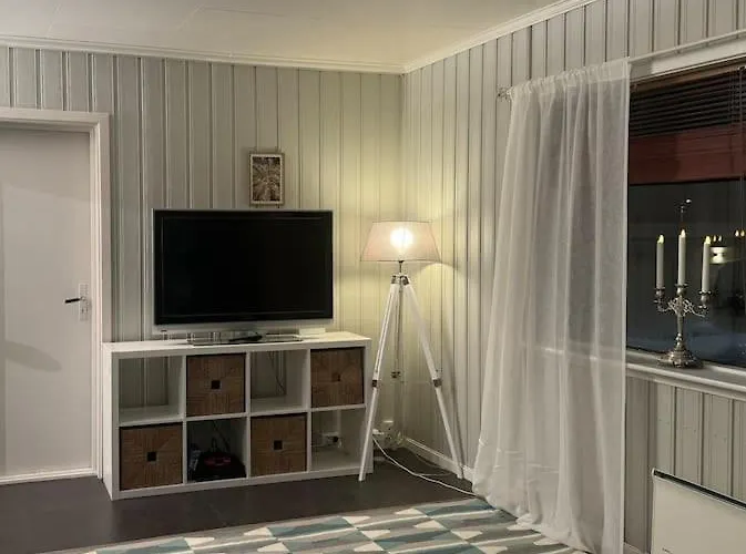 Spacious Apartment, 15 Min Walk To Center *