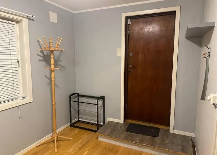 Spacious Apartment, 15 Min Walk To Center