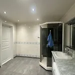 Leilighet Spacious Apartment, 15 Min Walk To Center Tromsø