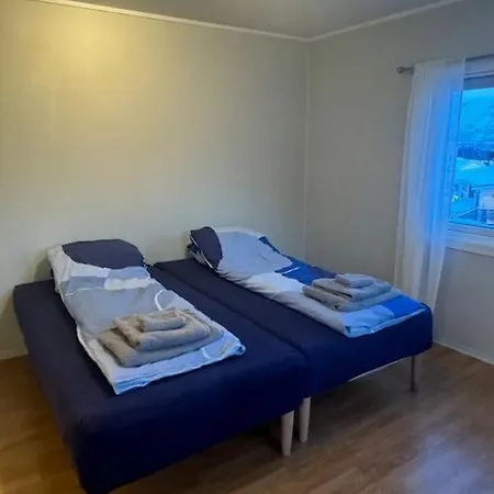 Spacious Apartment, 15 Min Walk To Center Apartment