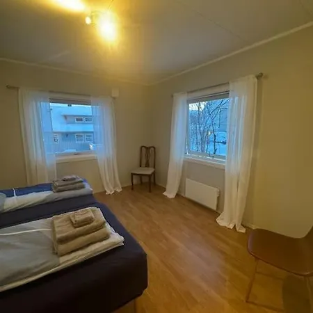 Spacious Apartment, 15 Min Walk To Center Апартаменты Тромсё
