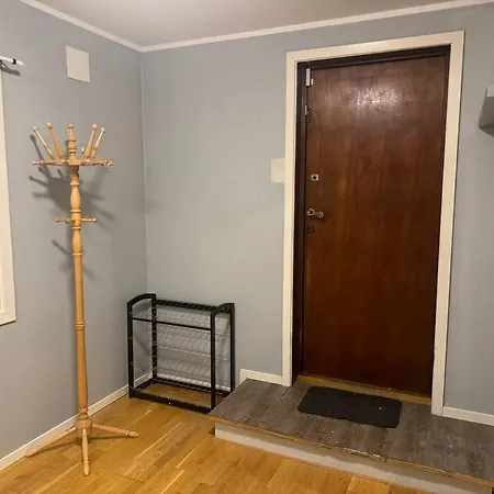 Spacious Apartment, 15 Min Walk To Center